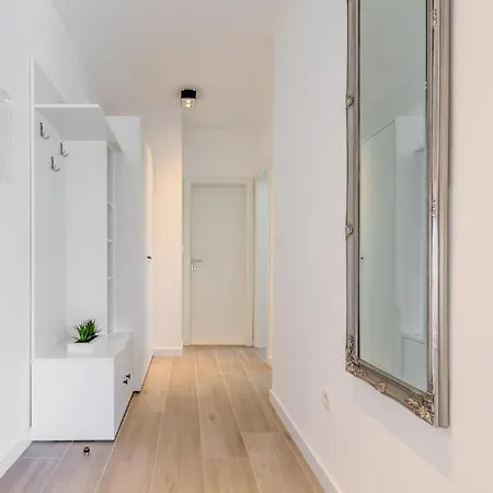 New, Private Heated Swimming Pool, Free Parking, Centar 公寓 *