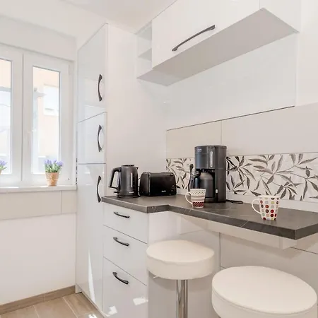 New, Private Heated Swimming Pool, Free Parking, Centar * Трогир