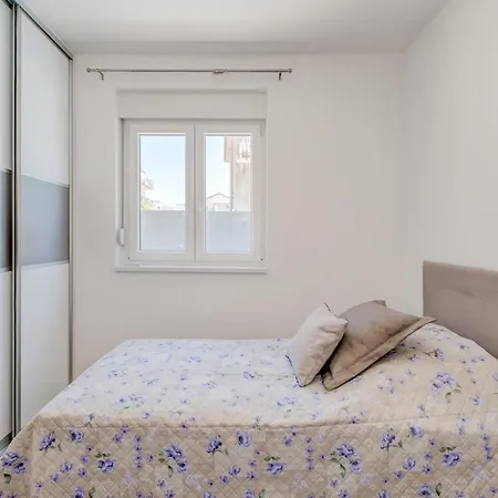 New, Private Heated Swimming Pool, Free Parking, Centar * Трогир