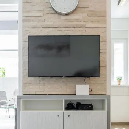 Апартаменты New, Private Heated Swimming Pool, Free Parking, Centar Трогир