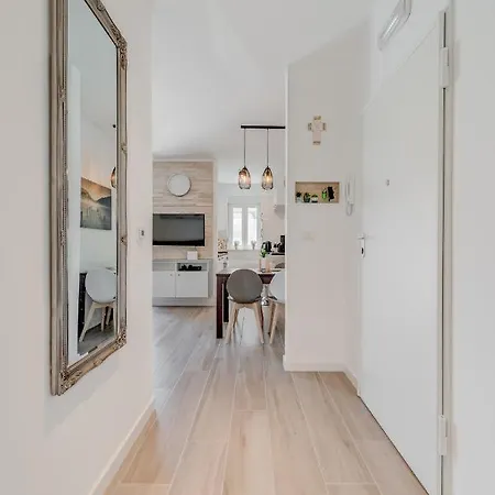 New, Private Heated Swimming Pool, Free Parking, Centar 트로기르