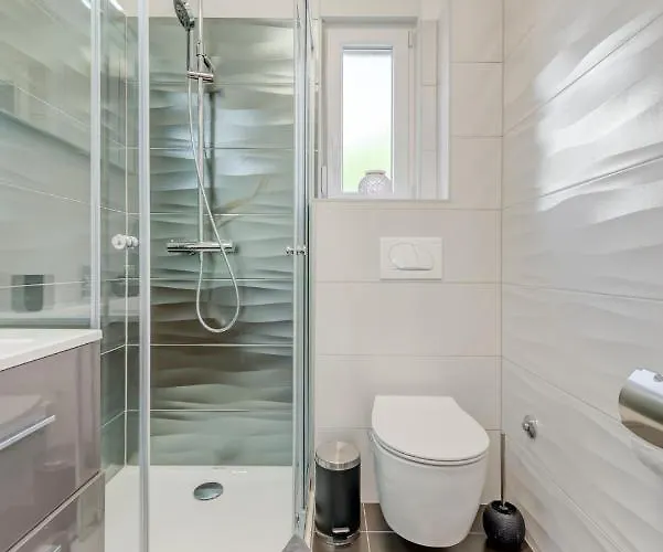 New, Private Heated Swimming Pool, Free Parking, Centar